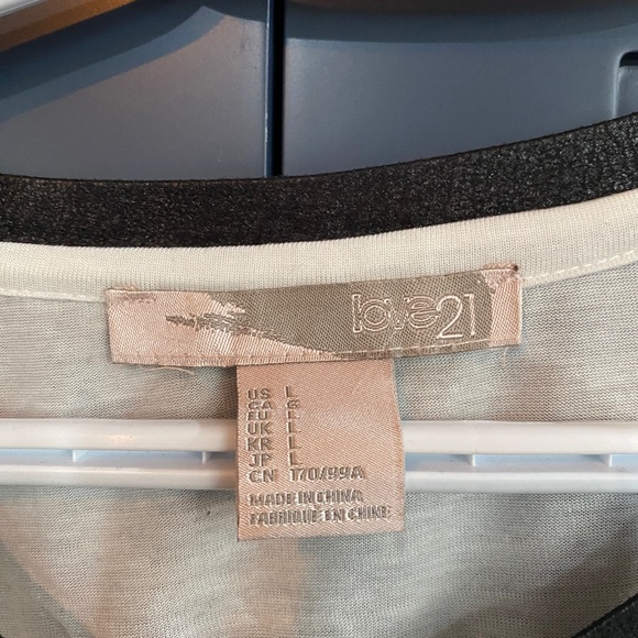 (NEVER WORN) Forever21 “love” black and white stylish tunic - size L - Picture 2 of 3